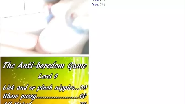 Young Latin girl inserts sodomie film amateur a couple of fingers into her pussy and fucks her