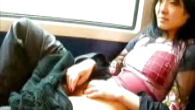 Phat ass young mandingo sodomie blonde puts on and takes off tight leggings on camera