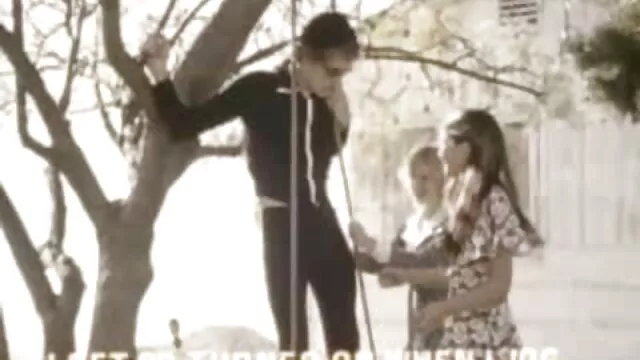 Three depraved mature dubla penetrare anala blondes arrange group fuck with men on the couch