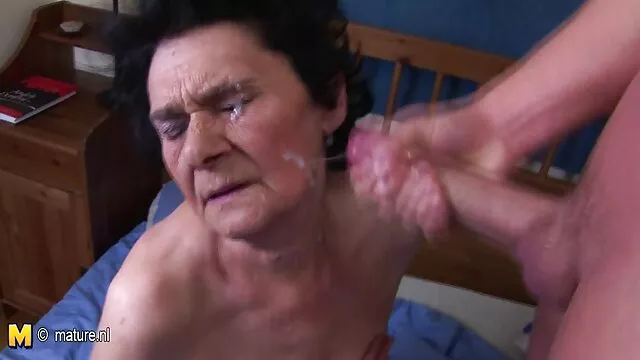 Slutty mature lady's pussy got dildo film anal amateur after mouth sucking