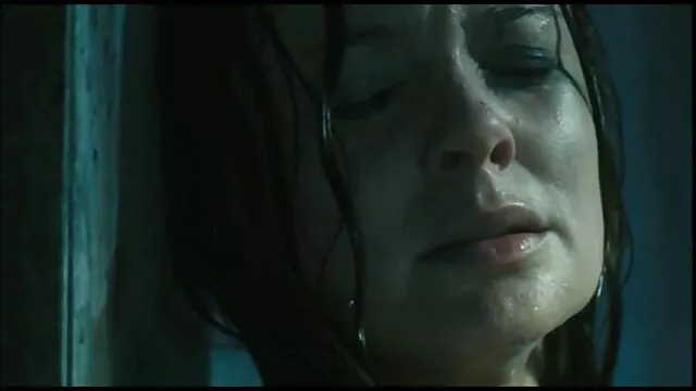 The meilleur film anal dude likes to spend time with the girl in bed